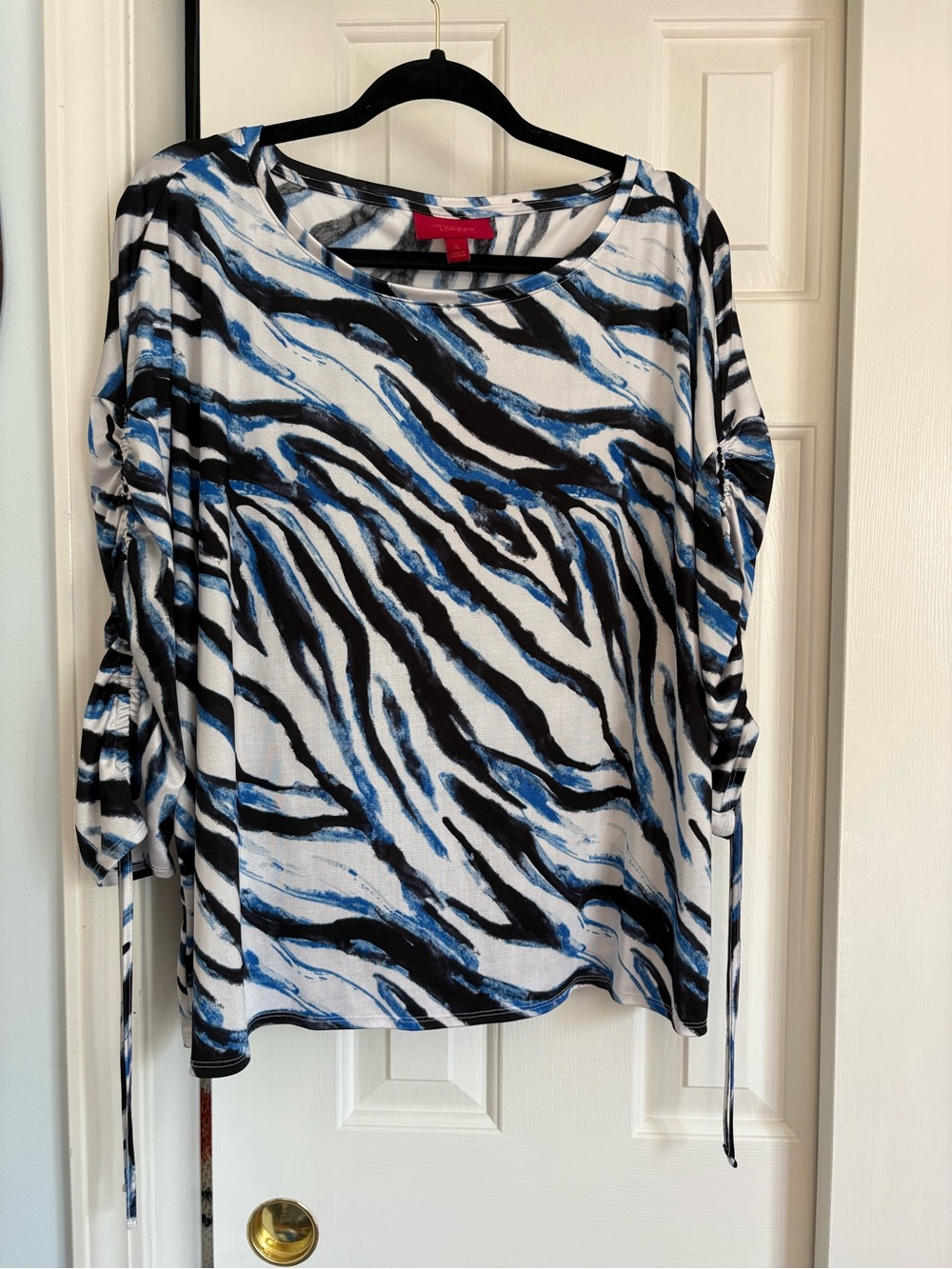 Jennifer Lopez White, Black & Blue Zebra-Print Blouse